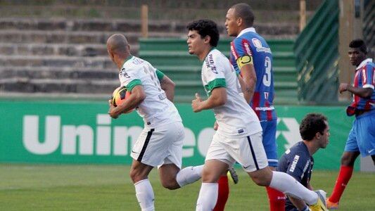 Sem Leandro Almeida, Coritiba apenas empata com o Bahia em casa (vídeo)